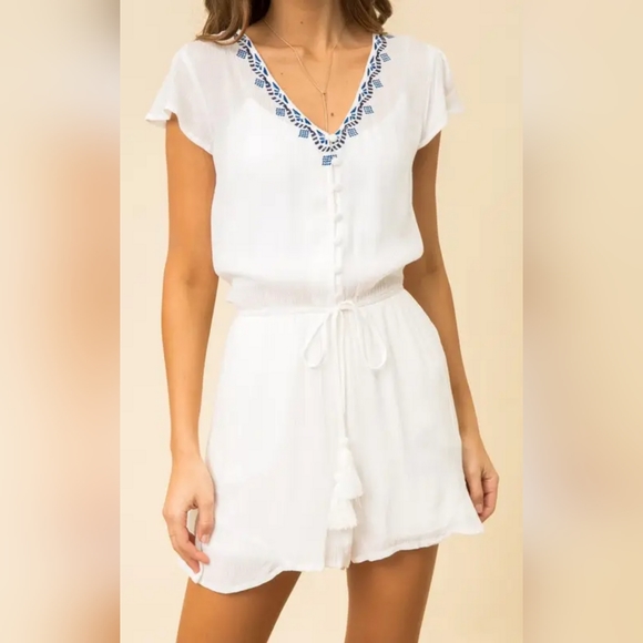 Hem & Thread Embroidered Ruffled Romper  Med  NWT - Picture 6 of 11